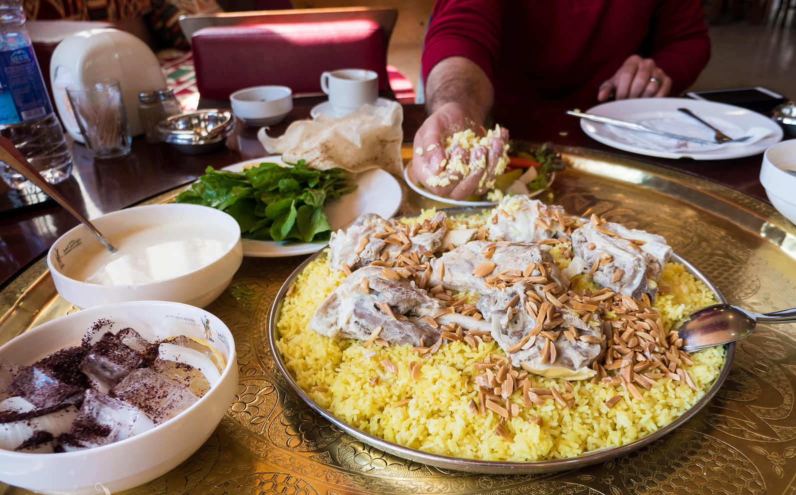 Ẩm thực Jordan mang nhiều nét tương đồng với ẩm thực Trung Đông