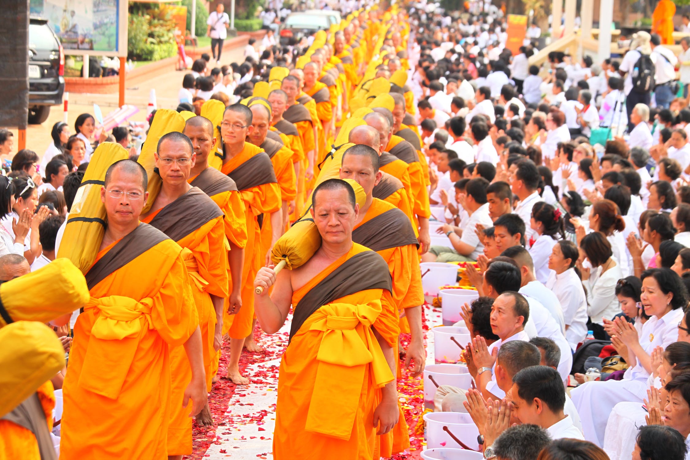 Văn hóa Thái Lan chịu ảnh hưởng sâu sắc từ các tư tưởng Phật giáo