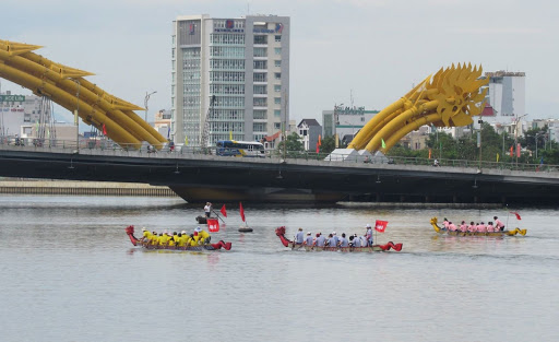 Lễ hội đua thuyền đầu năm ở Đà Nẵng