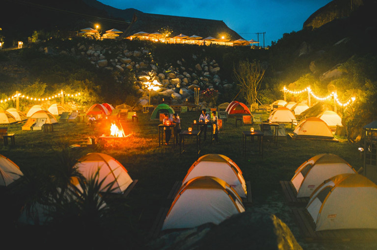 Cắm trại tại Eo Gió