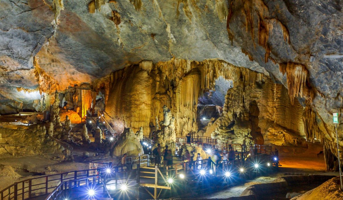 TOP 6 điểm du lịch nổi tiếng thu hút du khách nhất ở Quảng Bình